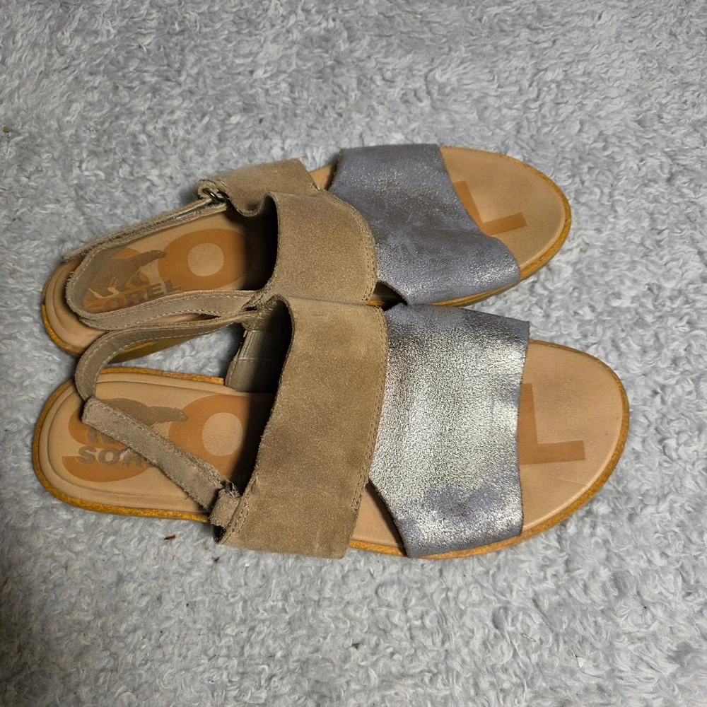 Sorel Ella Slide Sandal Tan‎ Silver Metallic Adjustable Heel Women 8 Excellent